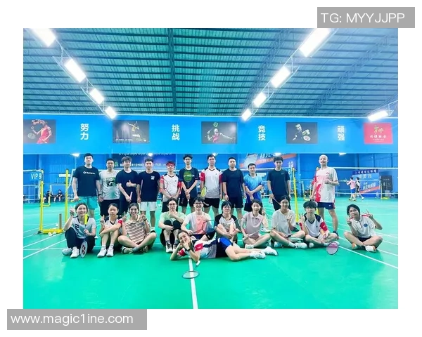 赛后分析：上海羽毛球队与重庆羽毛球队的默契配合与团队精神探讨